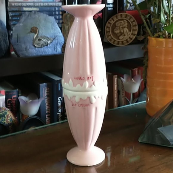 Set of 2 Pink Ceramic Ice Cream Dishes - Picture 4 of 5